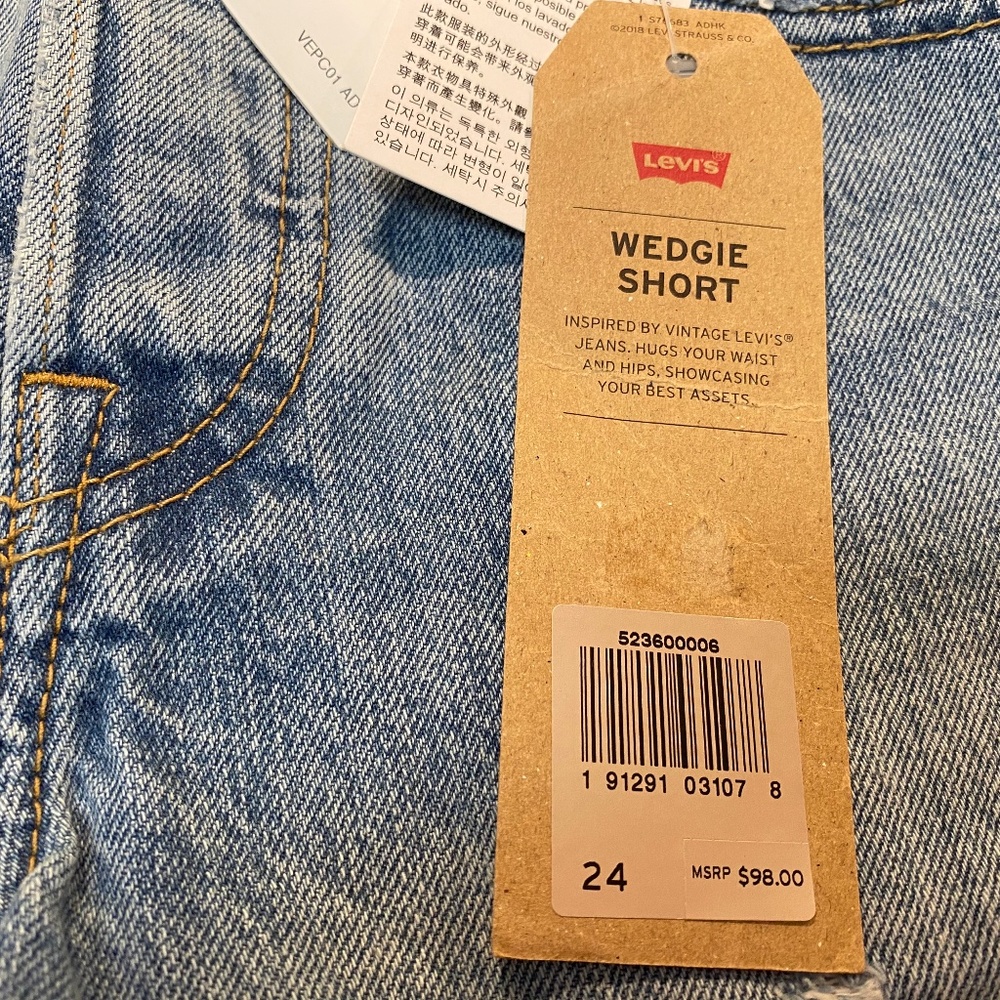 NEW women/junior Custom Levi’s shorts - Picture 8 of 8